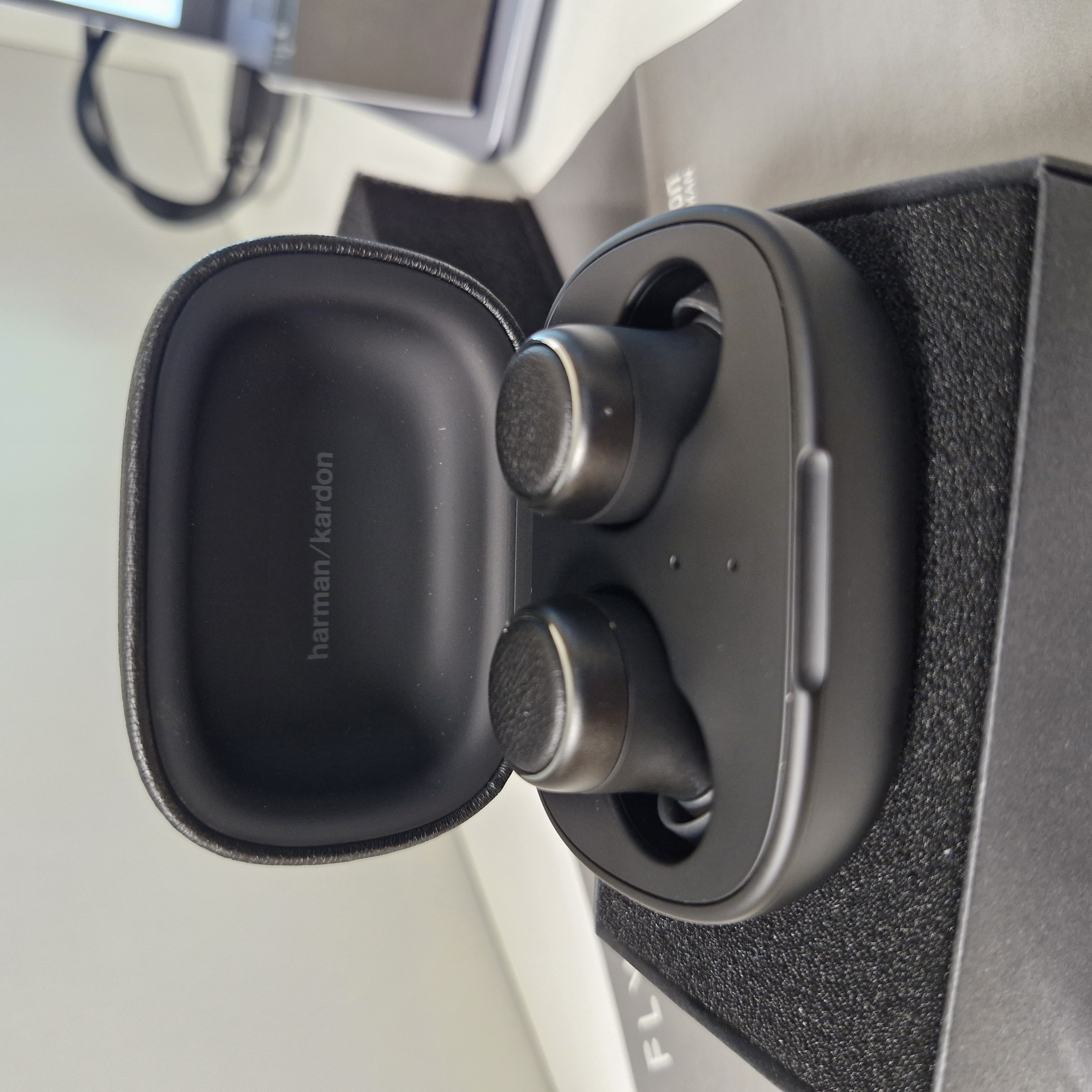 Harman Kardon Fly TWS Intrauriculares Inalámbricos Negro 3
