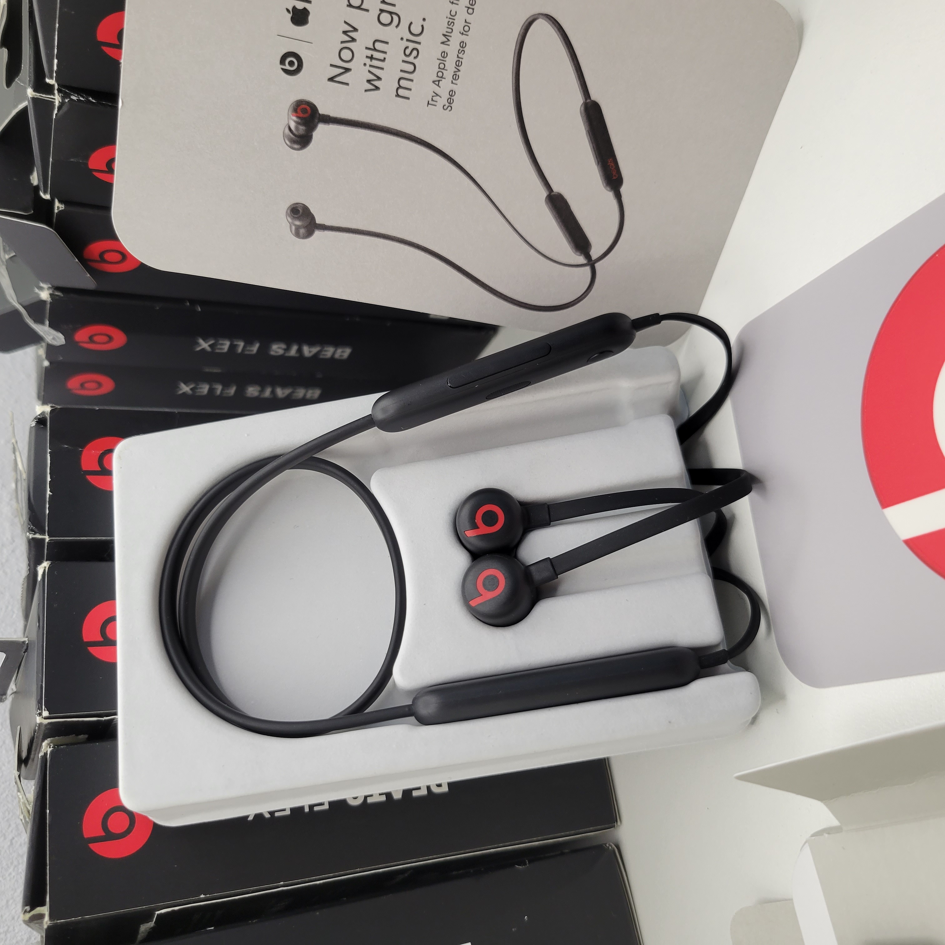 Beats Flex Auriculares Intrauriculares Inalámbricos Negro 4